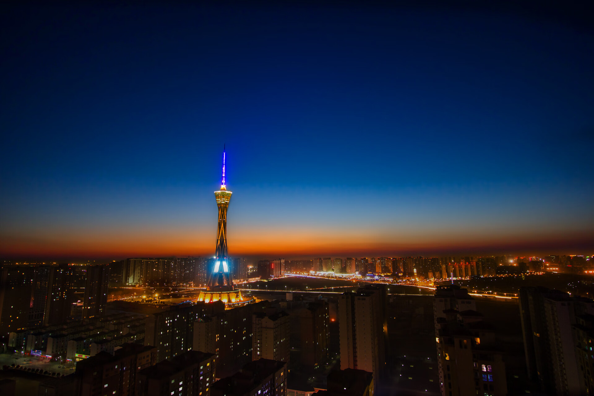 中国足球青训体系整合优质资源提升培训质量,中国足球青训补偿及培训费